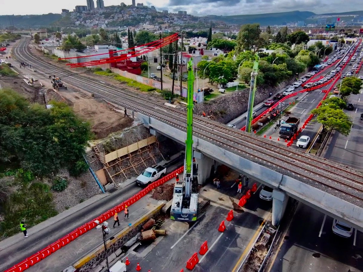 Obras del Tren México-Querétaro generan cierres y afectaciones en Boulevard Bernardo Quintana