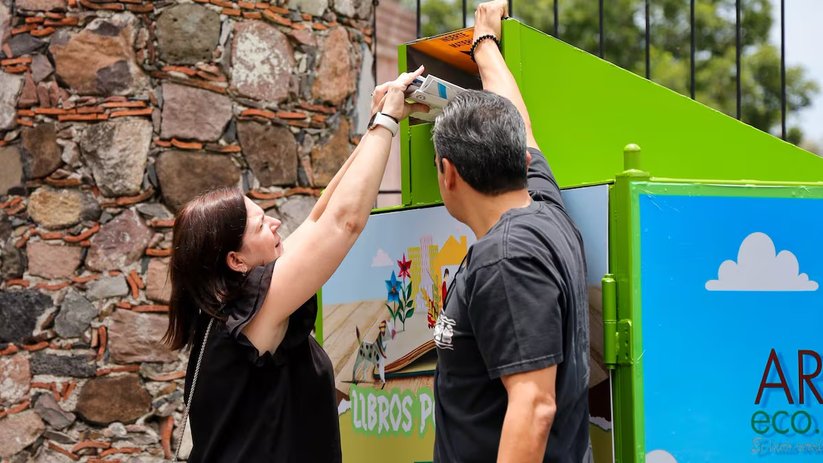 Corregidora habilita punto de acopio para reciclar libros y cuadernos viejos